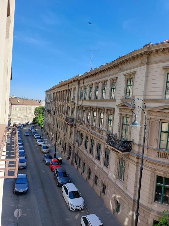 Sunny Studio At The Castle Budapest Exterior foto